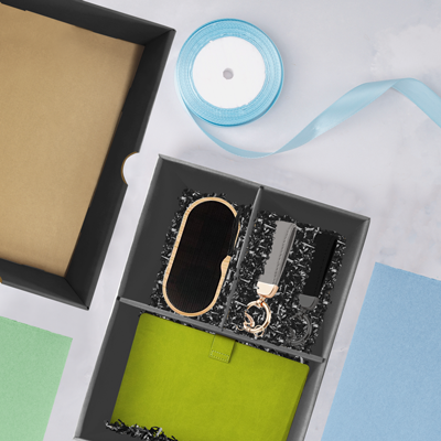 Black Gift Box 3 Compartment with Shredded Paper- M Size 05